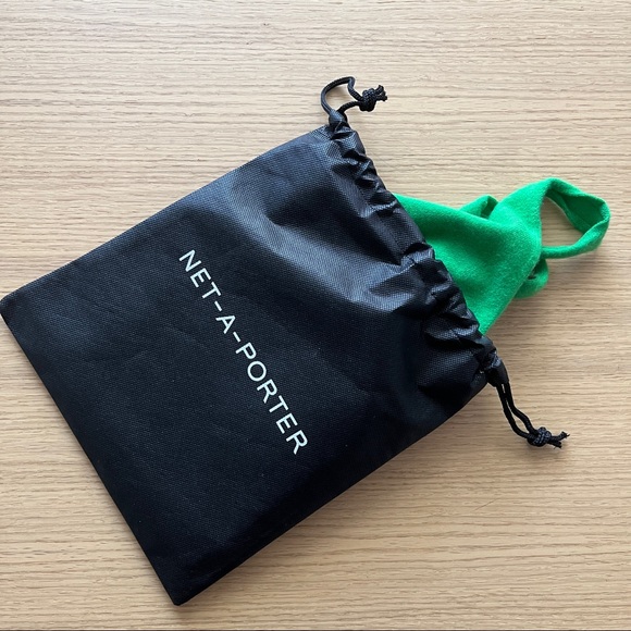 ❌ SOLD ❌ Lisa Yang Cashmere Cardigan and Bralette Set in Green - Picture 9 of 11